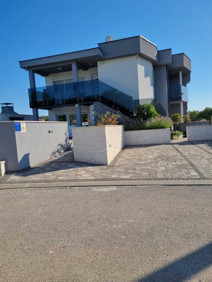 Apartman Paola Vrh  Esterno foto